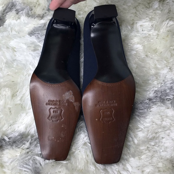 Stuart Weitzman Classic Bow Heels - Picture 5 of 8